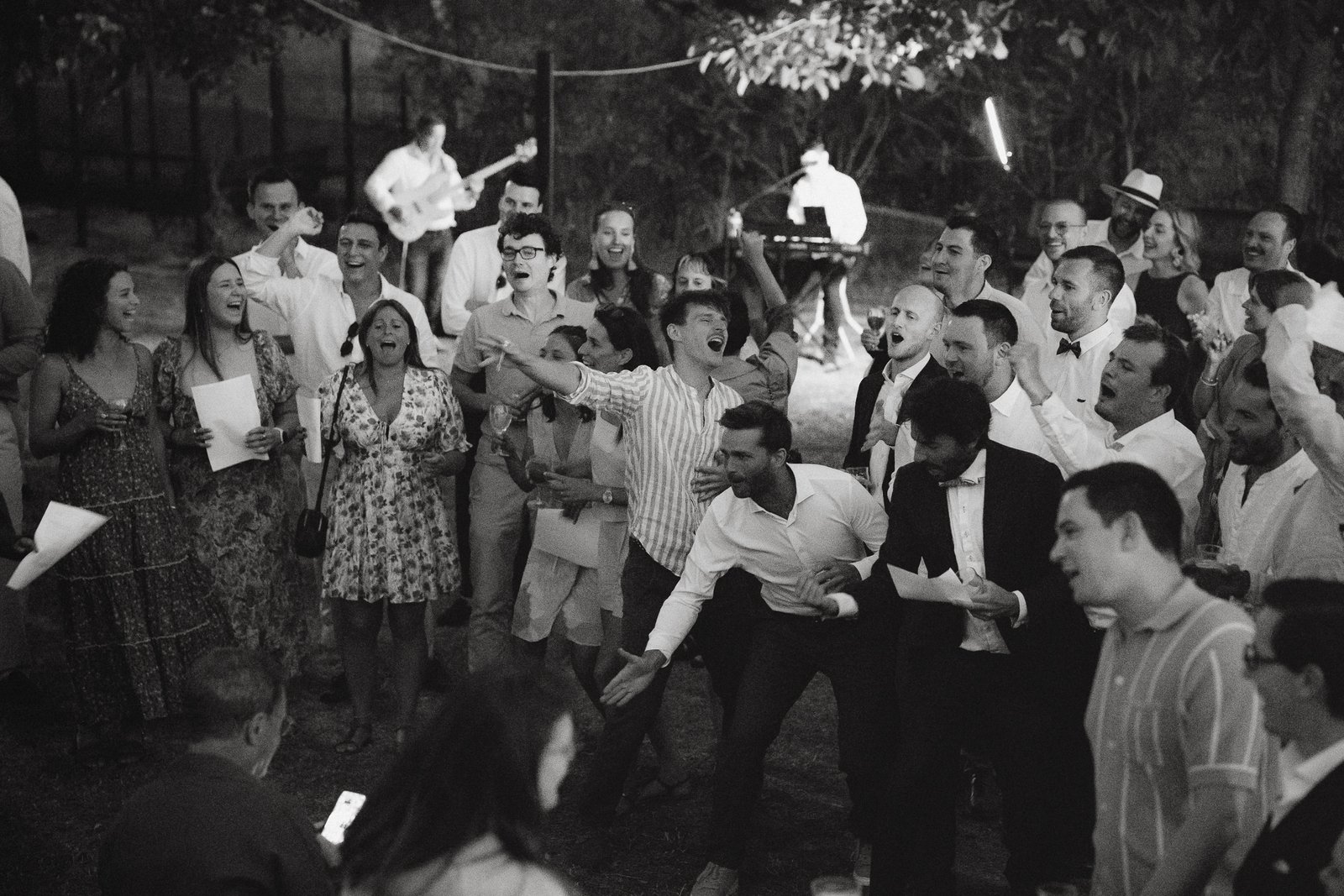Invités pendant un mariage